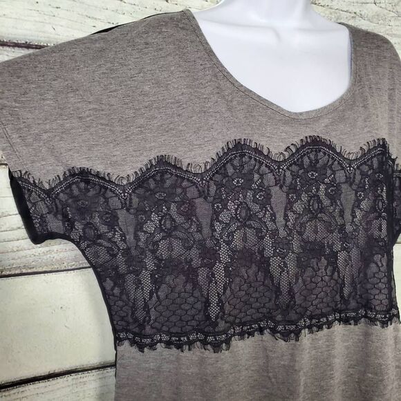 Maurices Women’s Plus Gray Black Lace Contrast Short Sleeve Tunic Top Size 0 (1X - Picture 2 of 8
